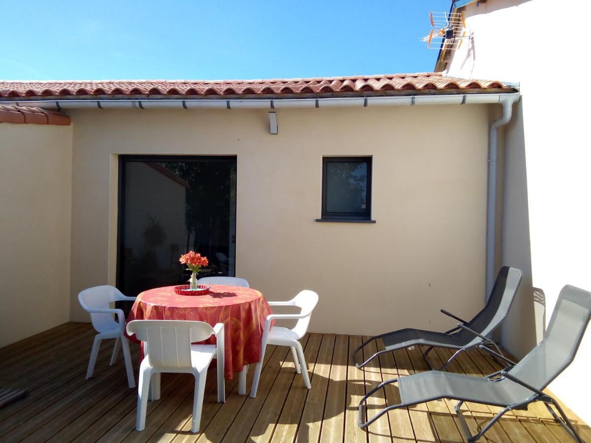 Au Refuge Des Farfas Apartment Saint-Paul-en-Pareds Exterior photo